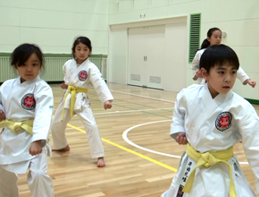 西の里教室練習風景【松濤館流七尾道場/札幌、北広島、江別、岩見沢で小学生児童から始める習い事】